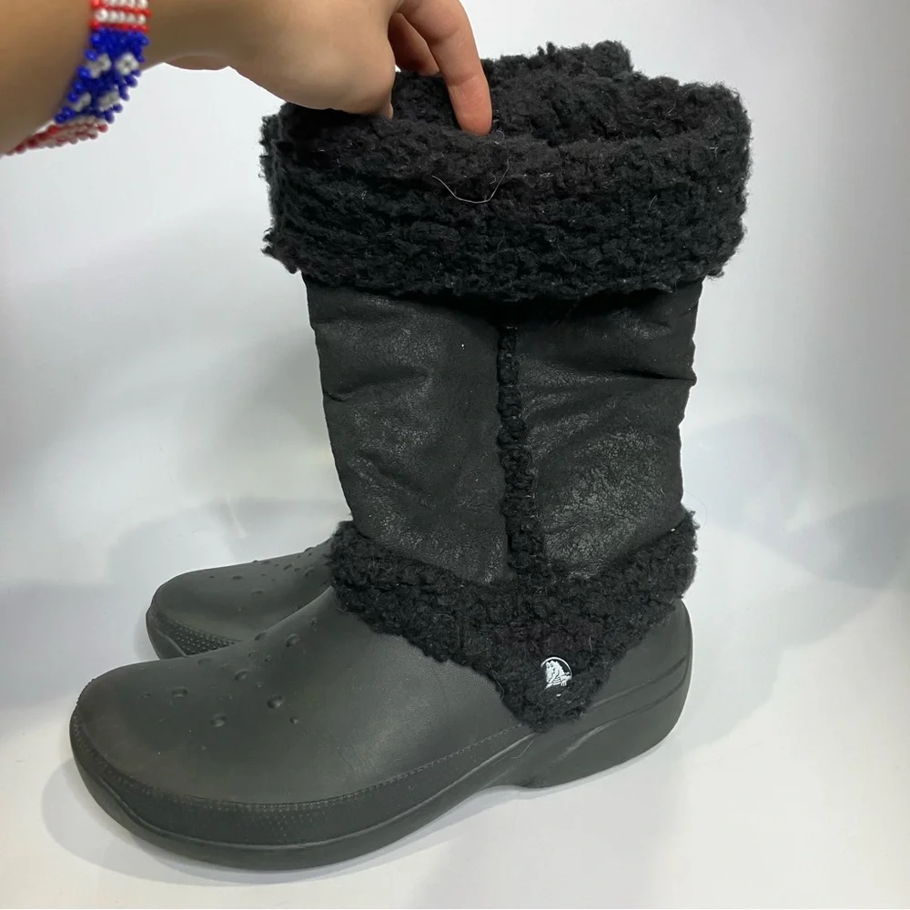Crocs Nadia pull on boots Sherpa lined‎ black womens size 8 casual winter